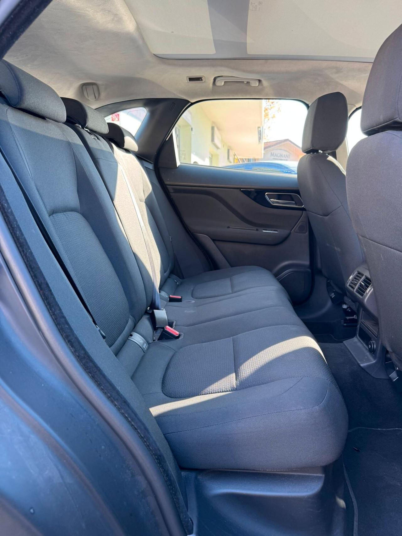 Jaguar F-Pace 2.0 D 180 CV AWD Portfolio