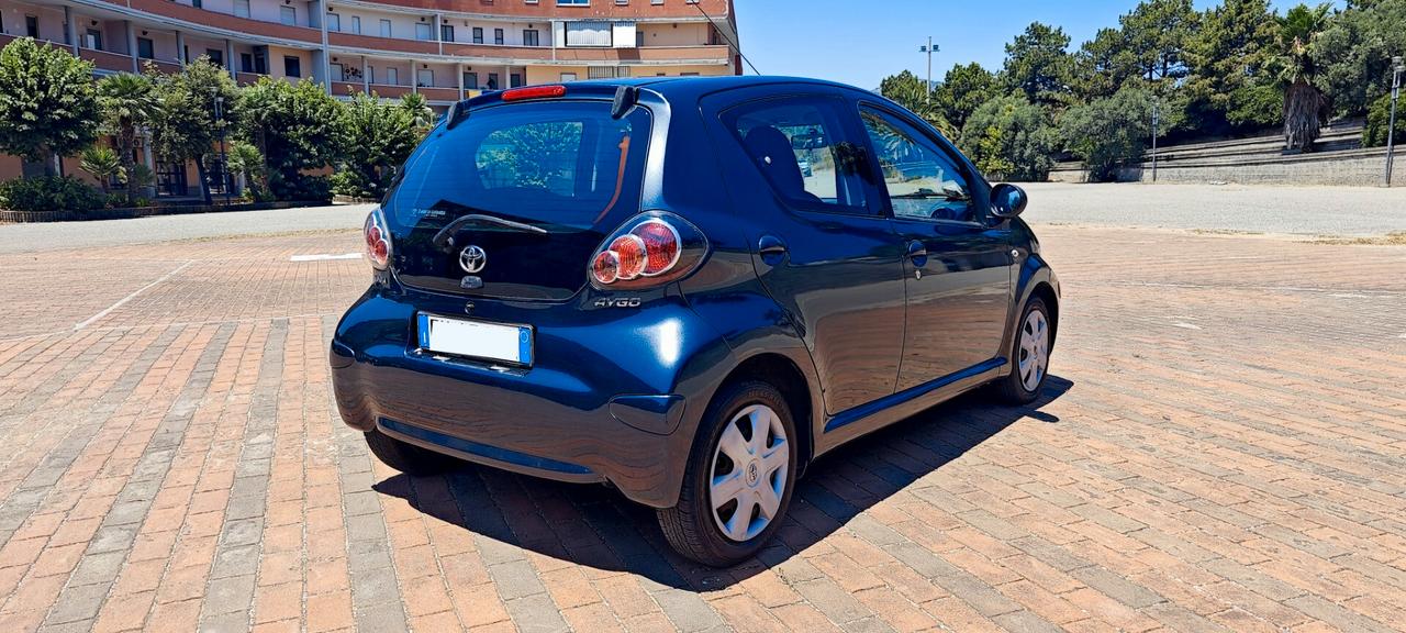 Toyota Aygo 1.0 12V VVT-i 5 porte Deep Ocean Connect