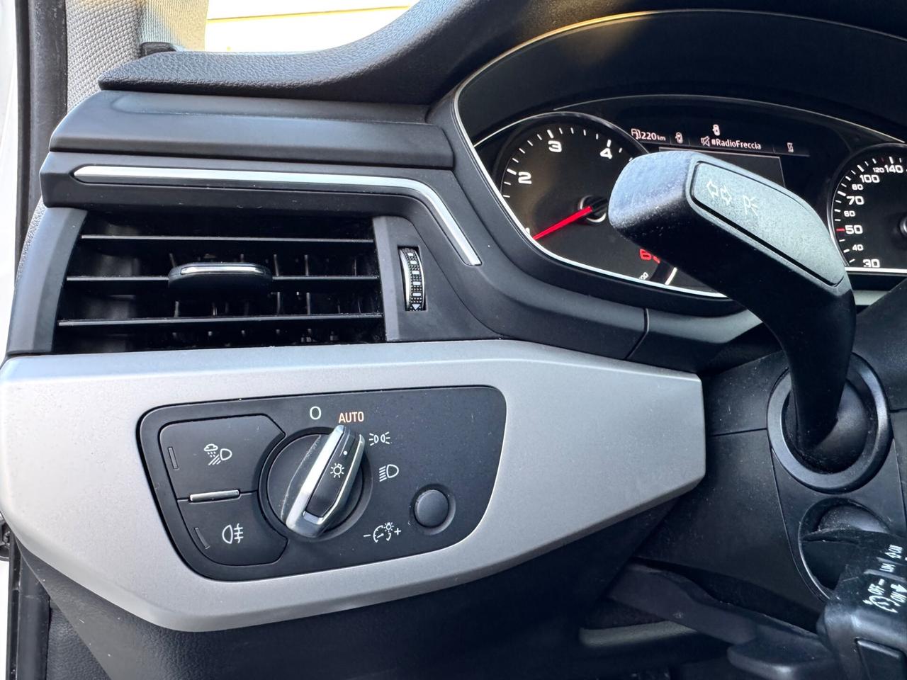 AUDI A4 2.0 Tdi Avant S-Tronic - Led 18