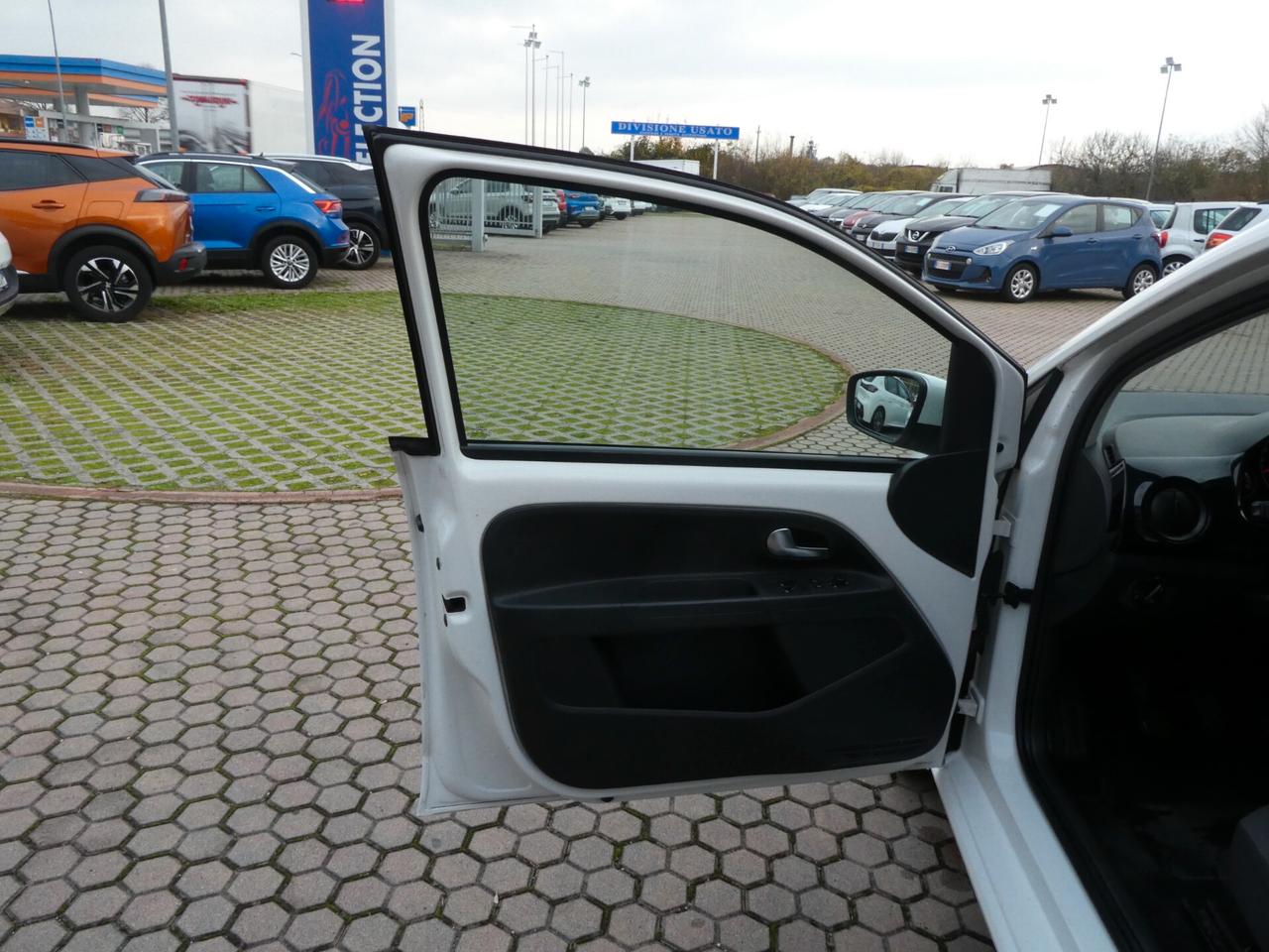 Volkswagen up! 1.0 5p. eco high BlueMotion Technology OK NEOPATENTATI