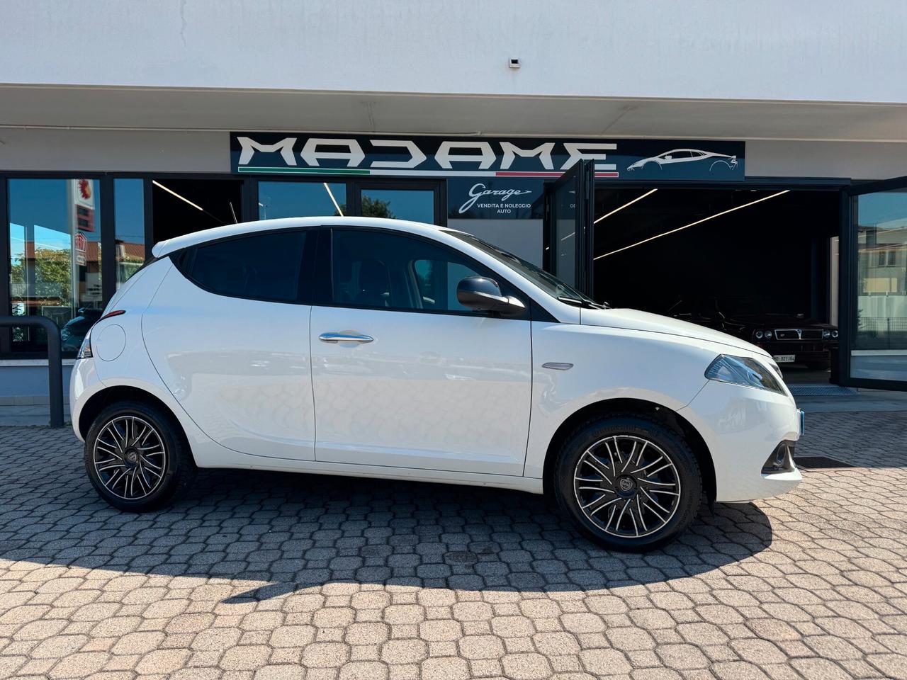 Lancia Ypsilon 1.0 FireFly 5 porte S&S Hybrid Gold