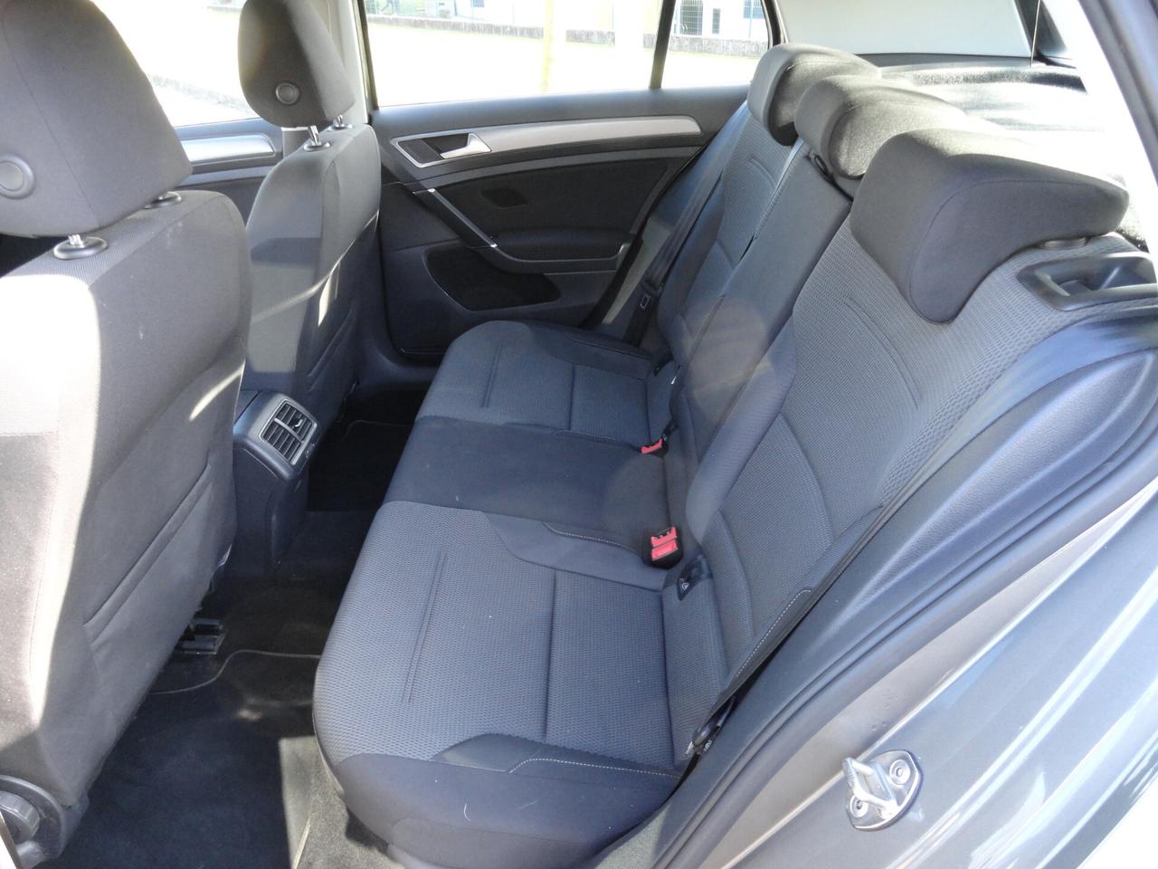 Volkswagen Golf Variant 1.6 TDI 110 CV DSG Comfortline BlueMotion Tech.