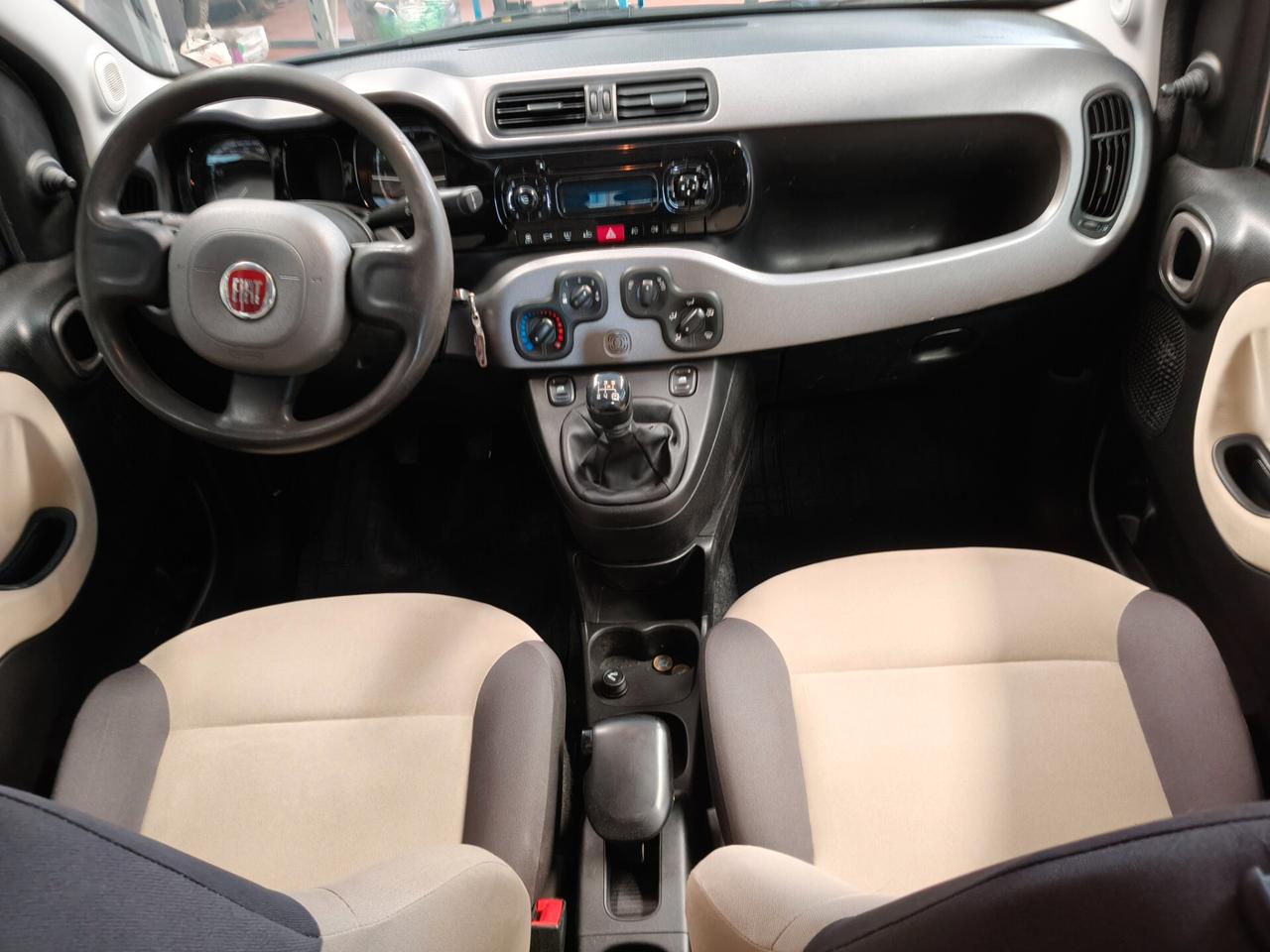 Fiat Panda 1.2 benzina con gancio traino