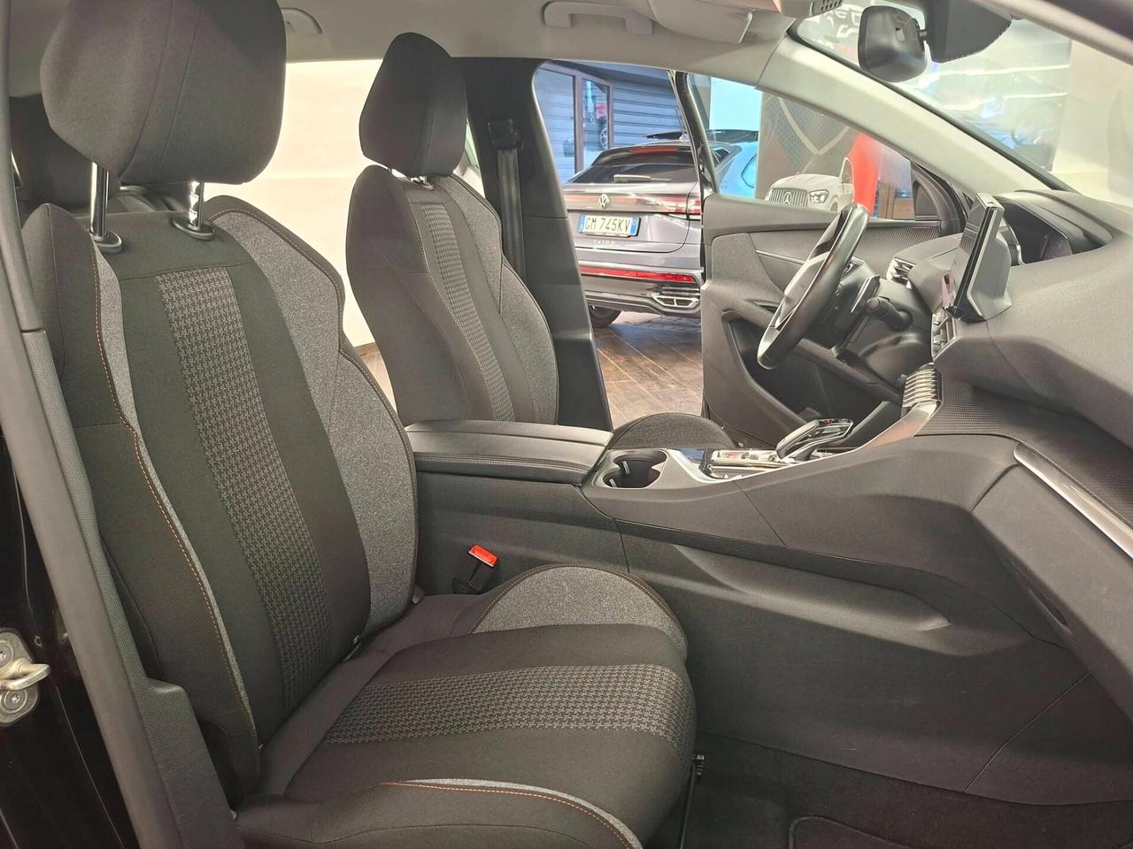 Peugeot 3008 BlueHDi 130 S&S EAT8 Active Business