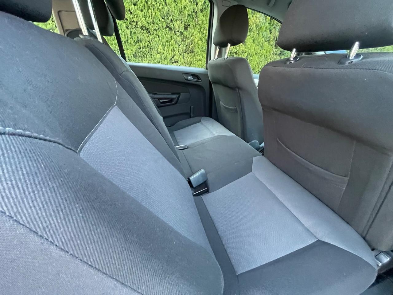 Opel Zafira 1.8 16V VVT Club