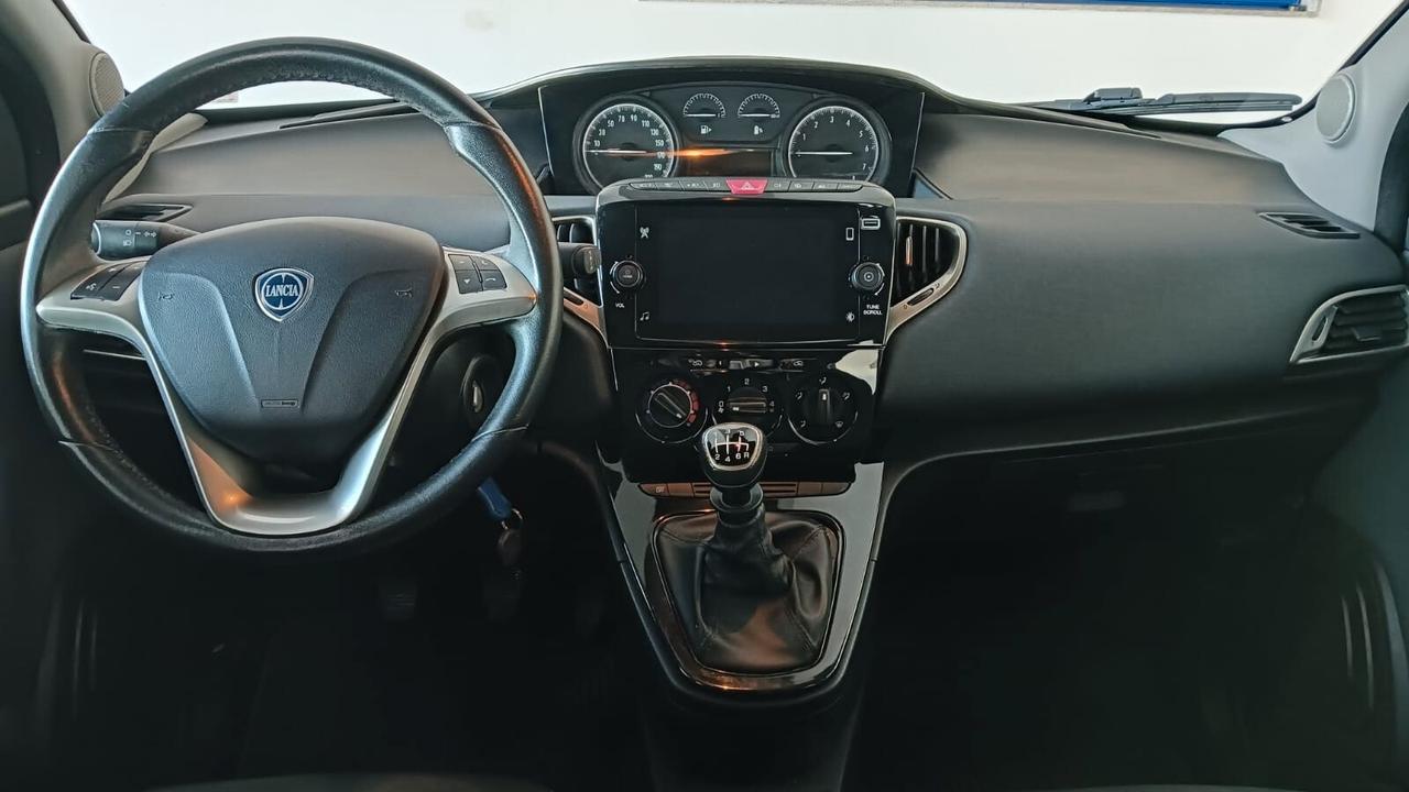 Lancia Ypsilon 1.0 FireFly 5 porte S&S Hybrid Ecochic Gold