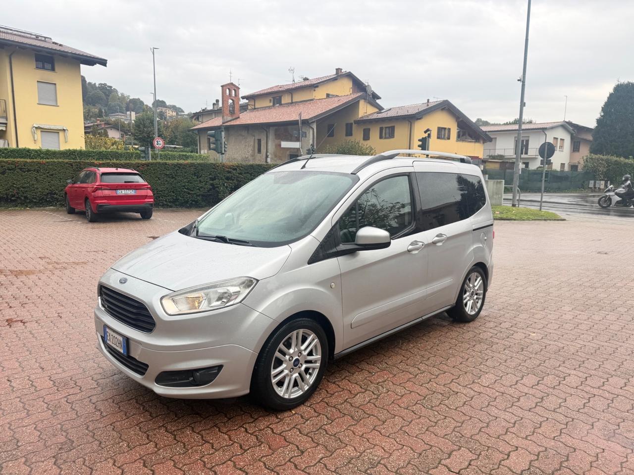 Ford Tourneo Courier 1.0 EcoBoost 100 CV Titanium