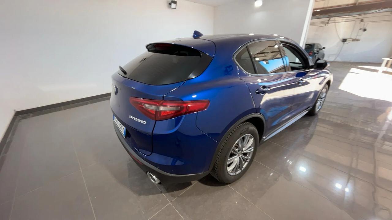 Alfa Romeo Stelvio 2.2 Turbodiesel 190 CV AT8 Q4 Business