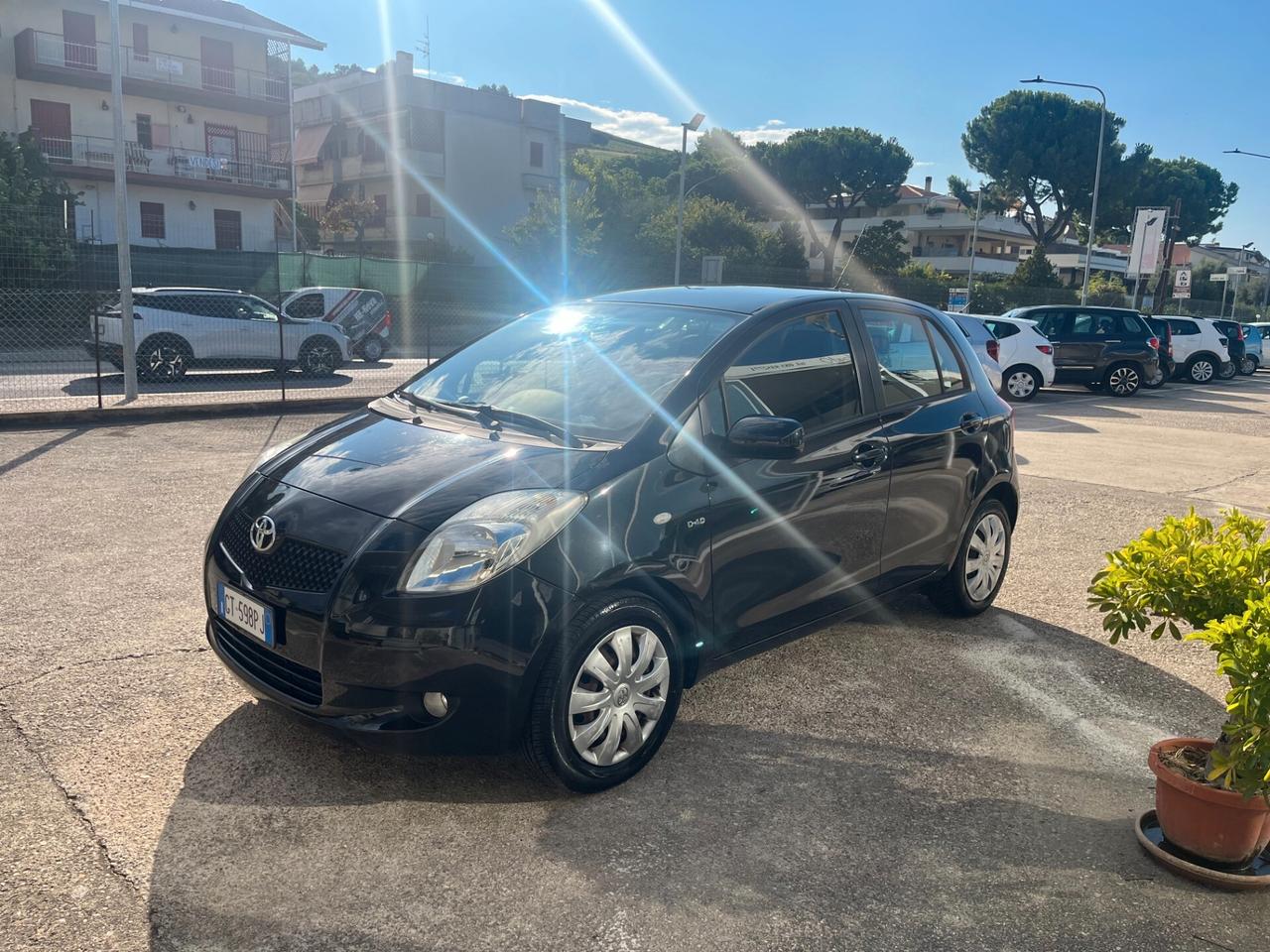Toyota Yaris 1.4 D-4D 5 porte M-MT Navi