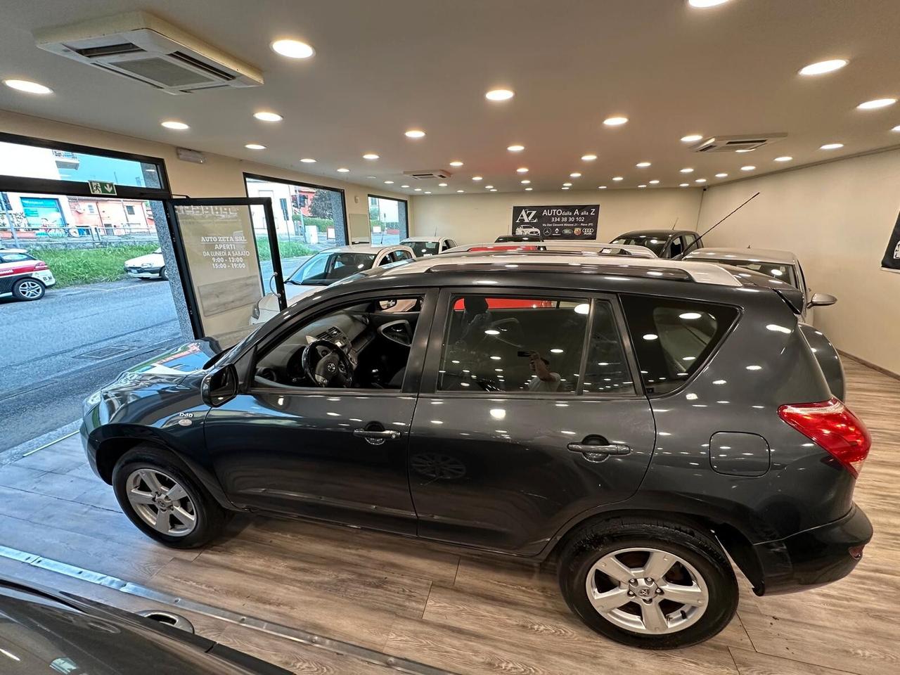 Toyota RAV4 2.2 D-4D 136 CV Luxury
