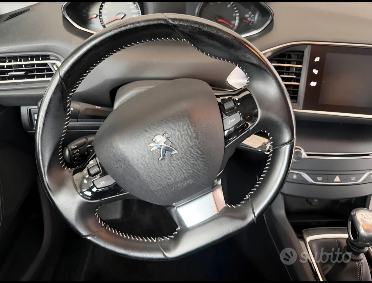 Peugeot 308 BlueHDi 130 S&S Allure