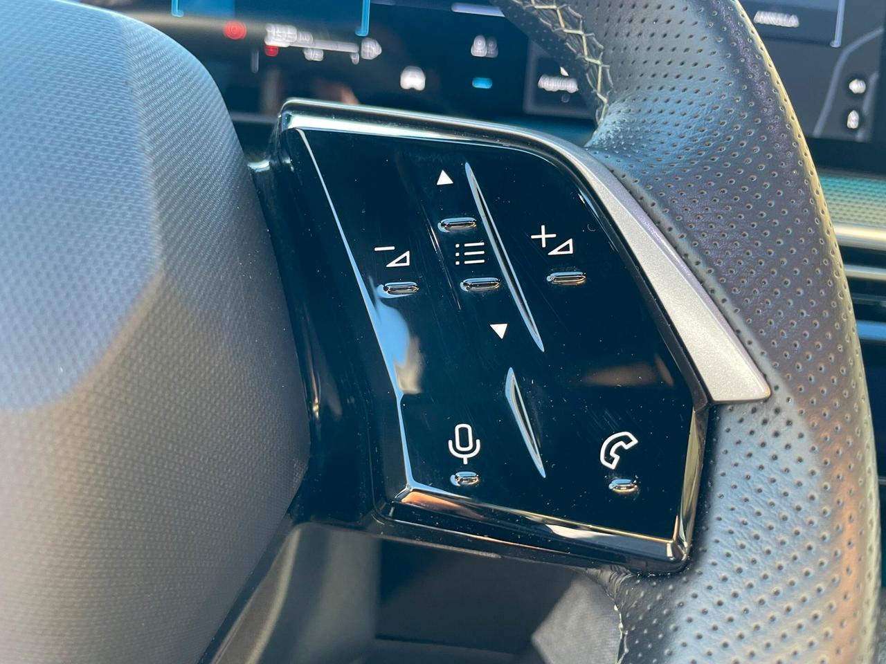 Peugeot 5008 Hybrid 145 e-DCS6 GT