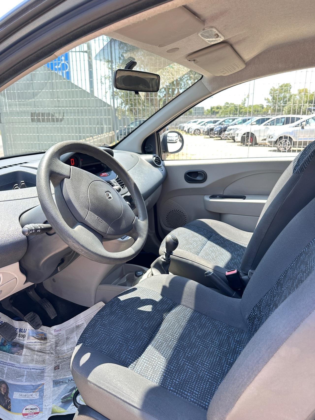 Renault Twingo 1.2 58 cv -2010 -CLIMA