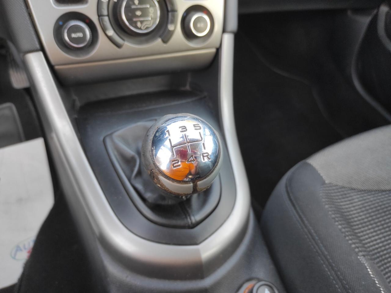 Peugeot 308 1.6 HDi - 90cv NEOPATENTATI
