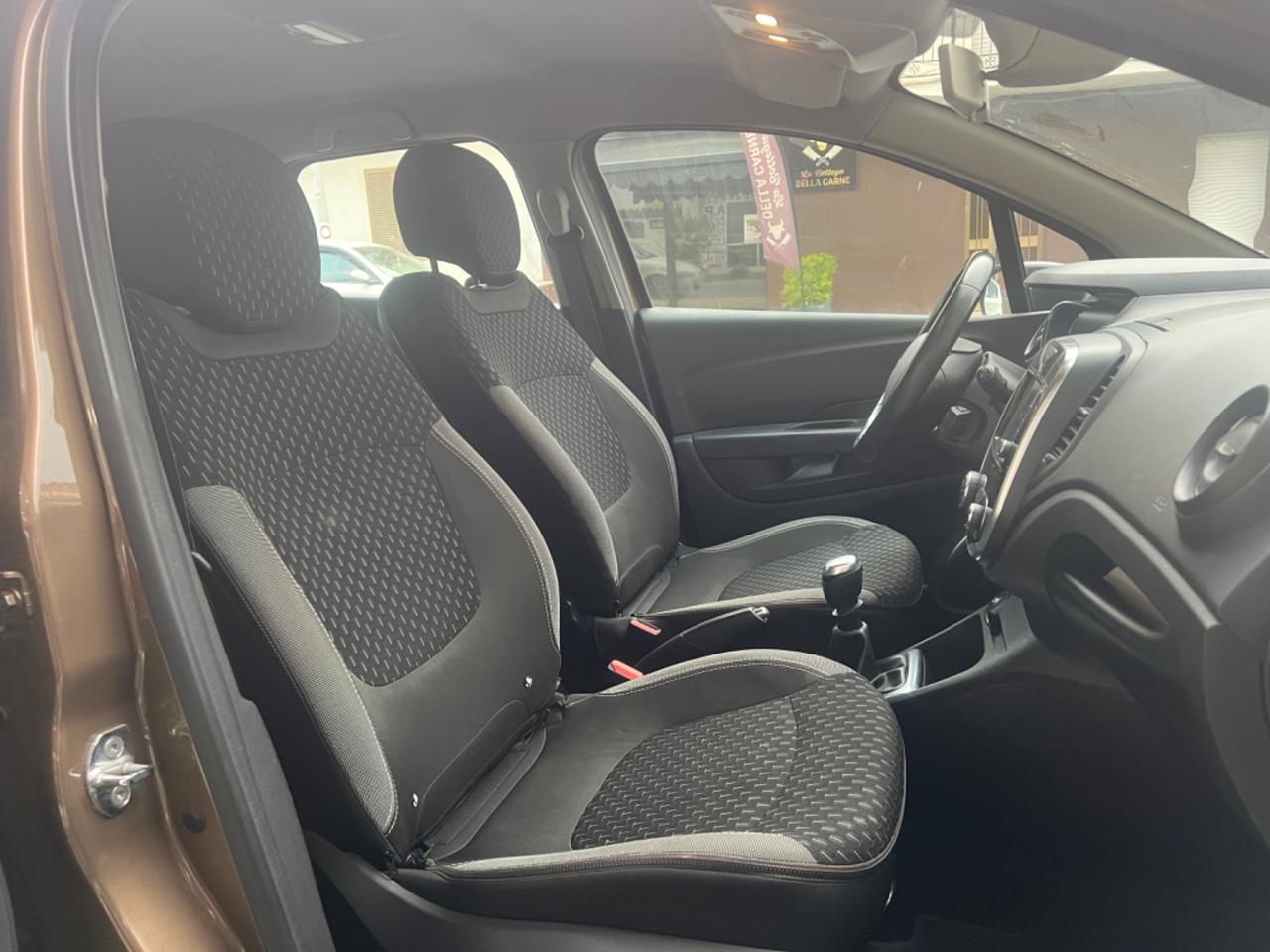 Renault Captur dCi 8V 110 CV Start&Stop Energy Initiale Paris