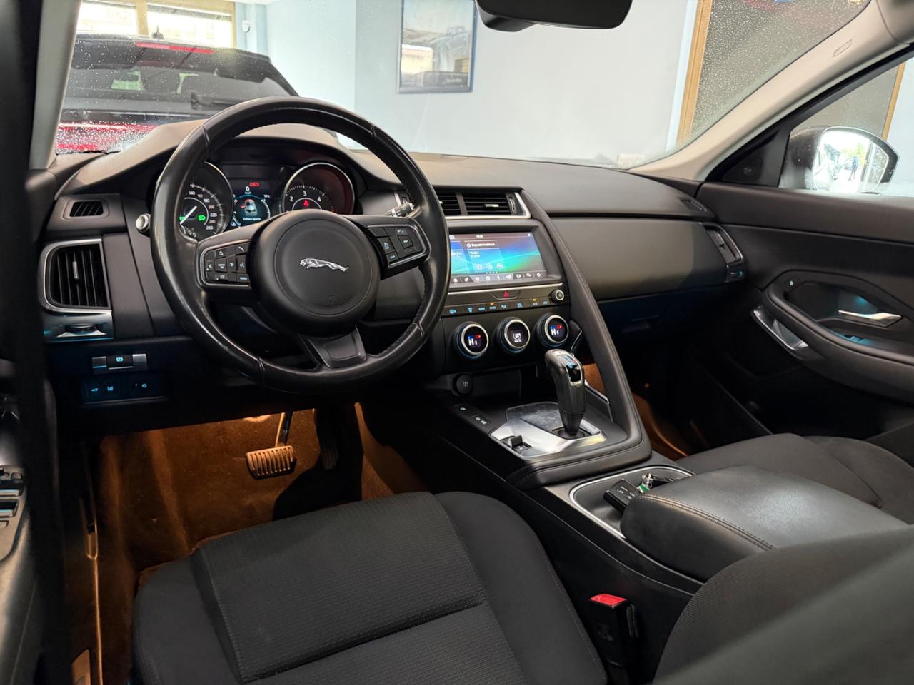 Jaguar E-Pace 2.0D 150 CV AWD aut. R-Dynamic HSE