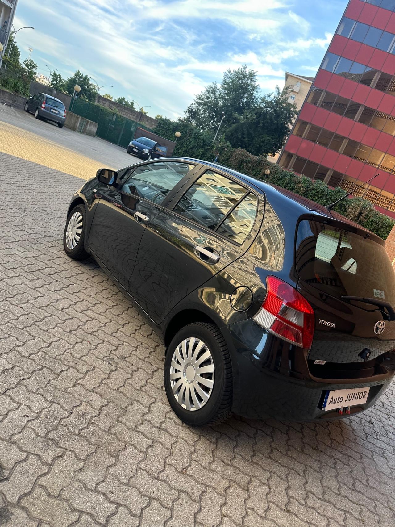 Toyota Yaris 1.0 5 porte Lounge