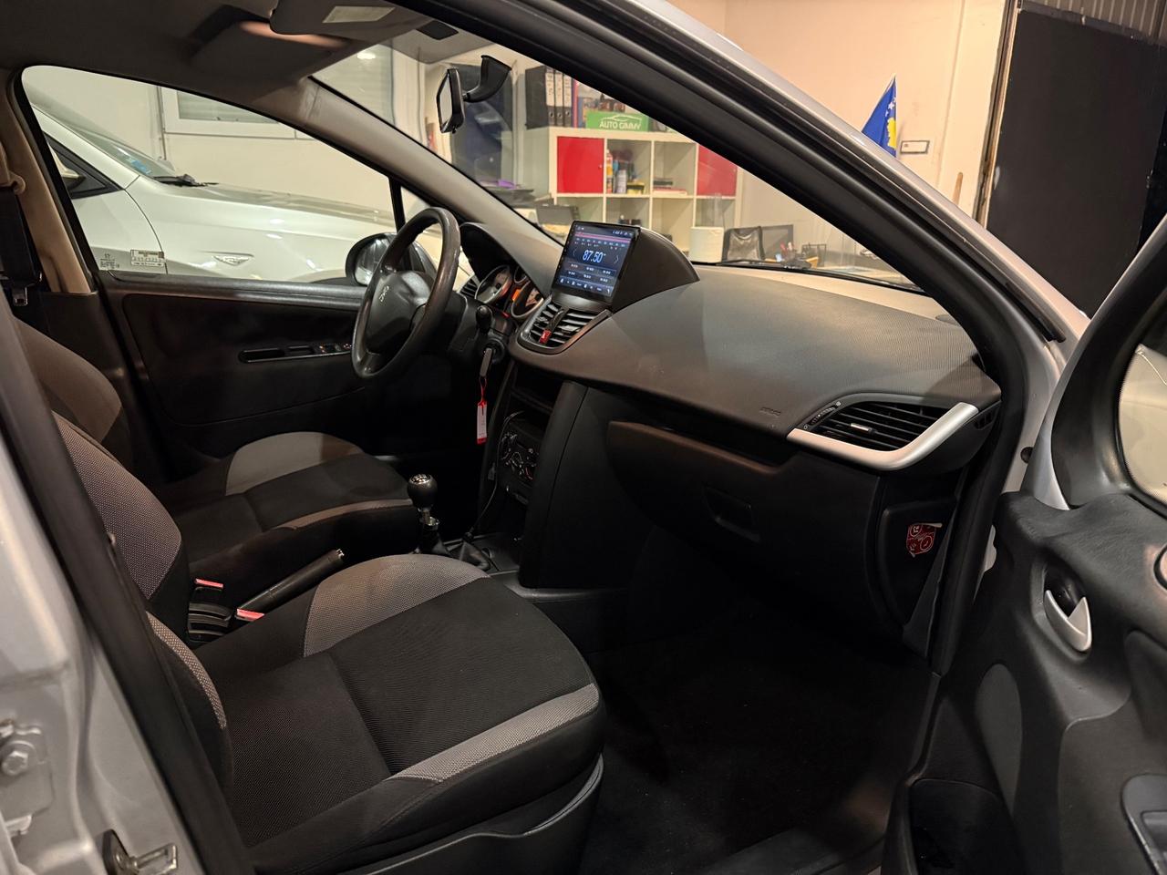 Peugeot 207 1.4 GPL NEOPATENTATI 2010