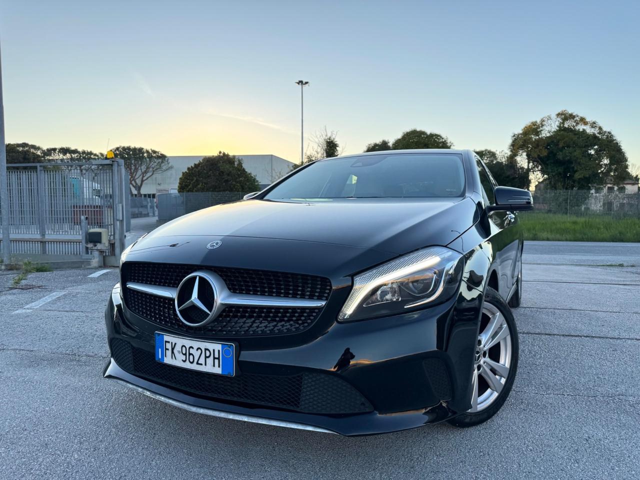 MERCEDES Classe A180 d Sport - Led Navi 17