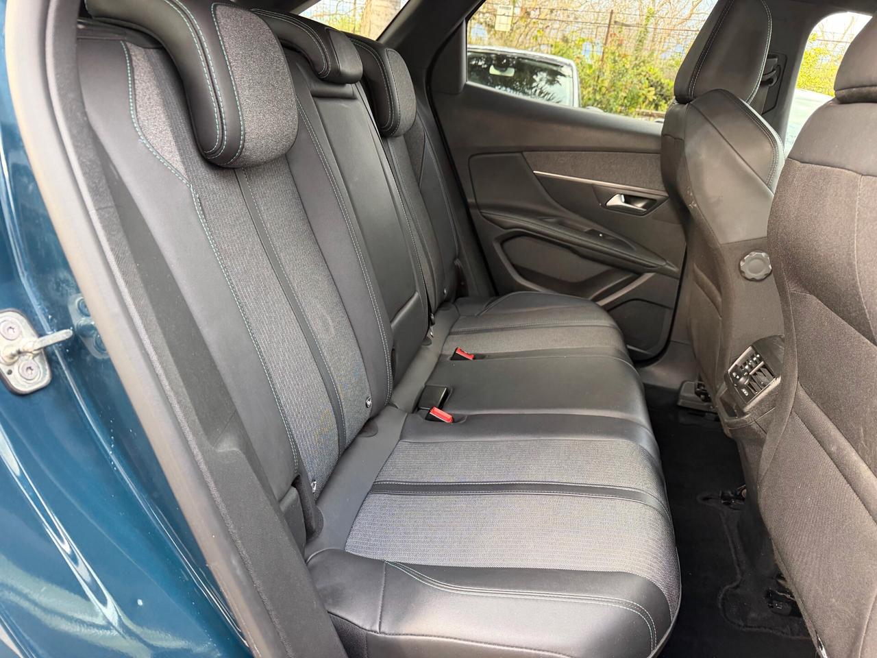 Peugeot 3008 BlueHDi 130 S&S EAT8 Allure Pack 2023