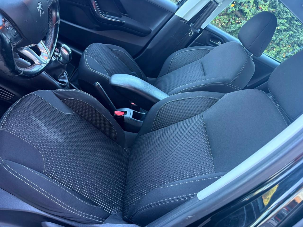 Peugeot 208 BlueHDi 75 5 porte Allure 2017 136.000 KM