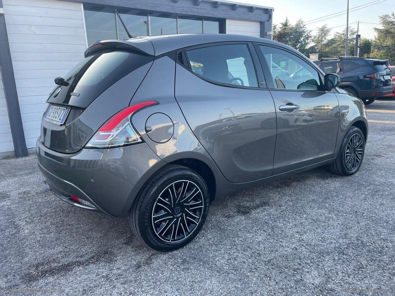 LANCIA Ypsilon 1.0 FireFly 5p.S&S Hyb. Eco A.F.