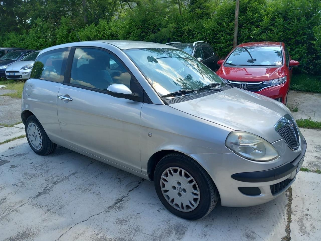 Lancia Ypsilon 1.2 16V Oro