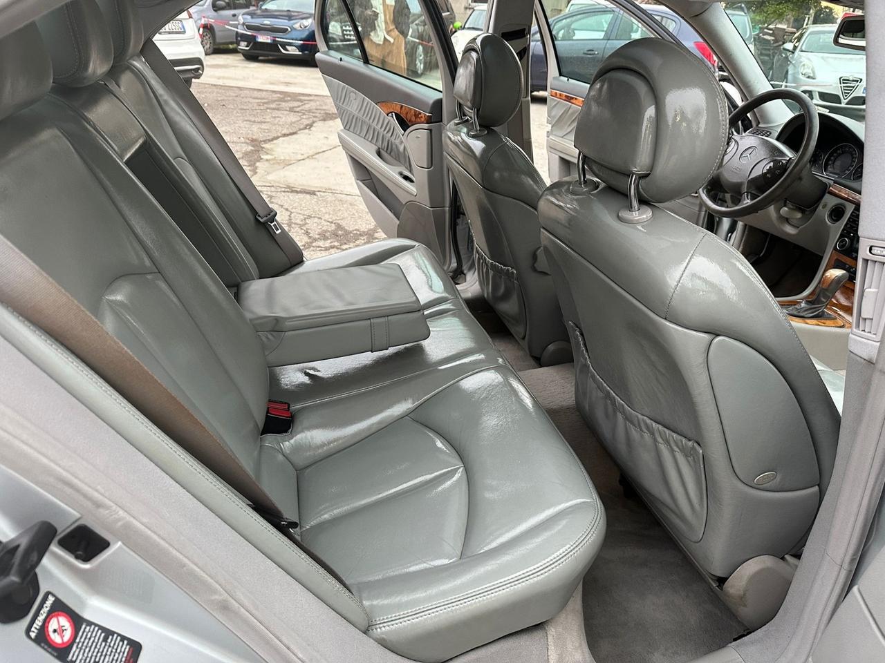 Mercedes-benz E 220 CDI cat Elegance 2004