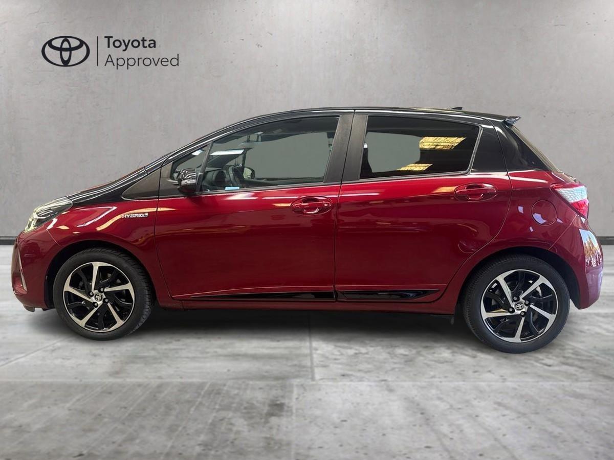 TOYOTA Yaris 3ª serie - Yaris 1.5 Hybrid 5 porte Trend "Red Edition
