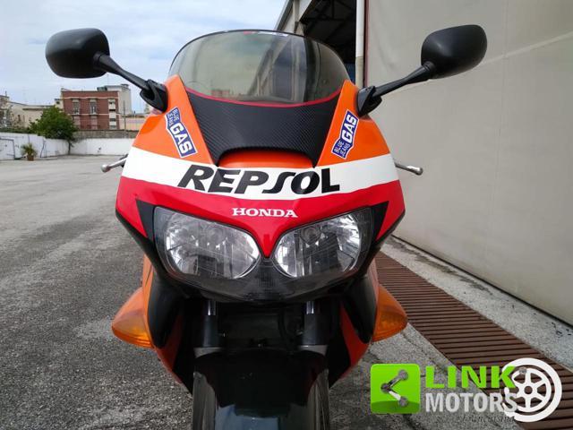 HONDA VFR 800 Repsol