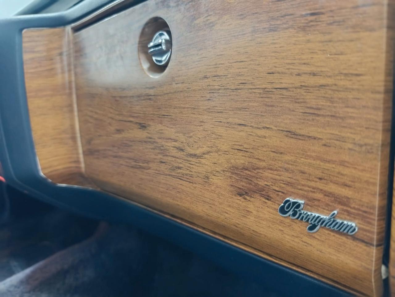 Cadillac Fleetwood BROUGHAM