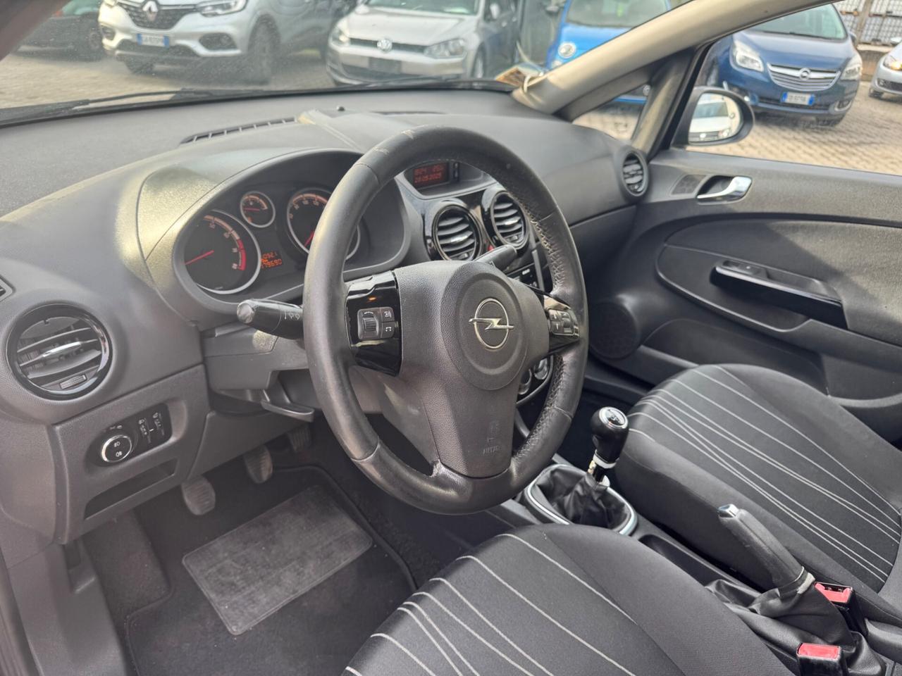 Opel Corsa 1.2 5 porte Cosmo