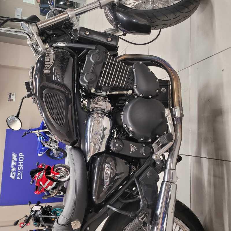 Triumph Legend TT 900 - 1999
