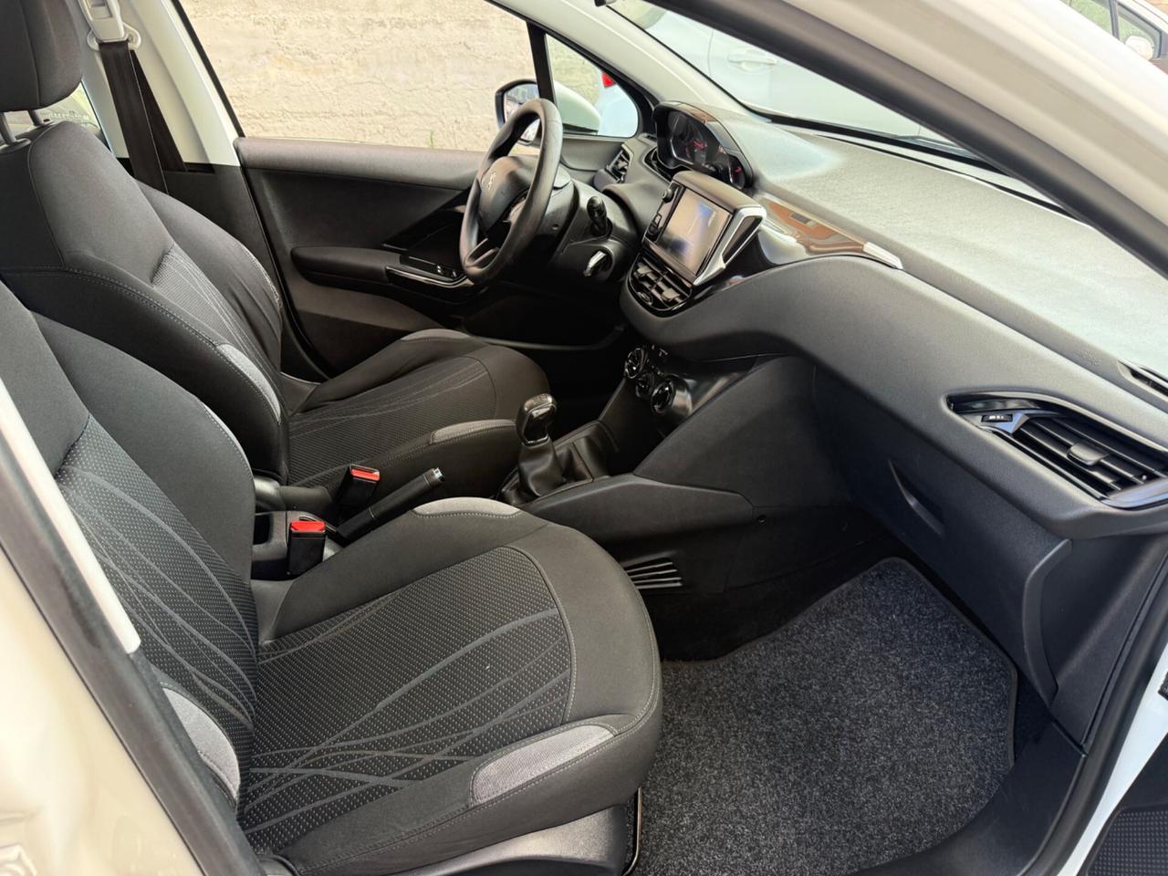 Peugeot 208 1.2benzina 5 porte - 2013