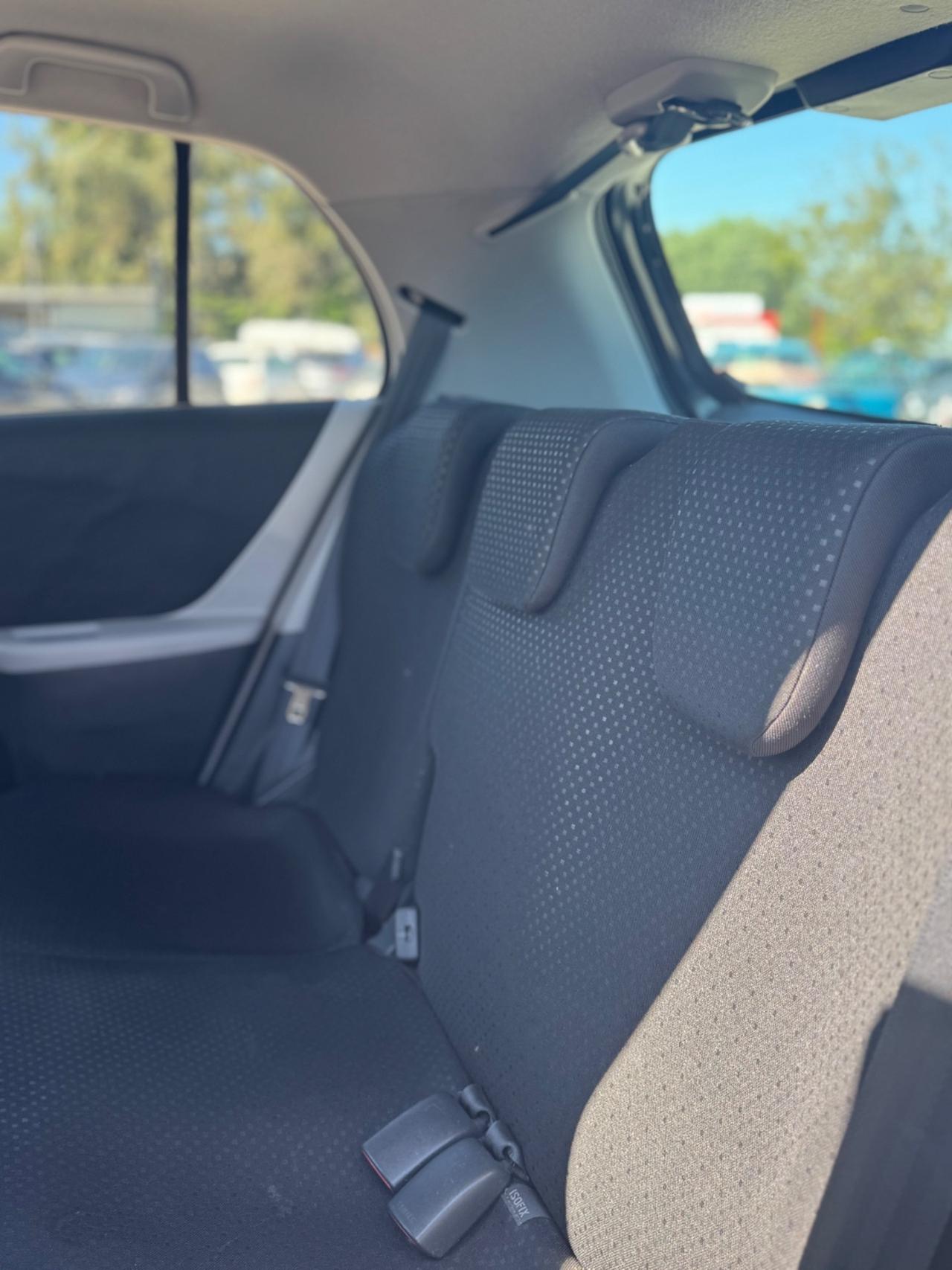 Toyota Yaris 1.0 5 porte Luxury pack automatica