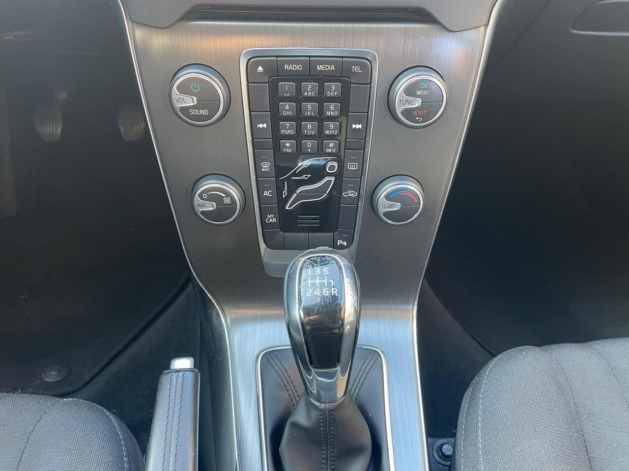 Volvo V40 2.0 D2 120cv MOMENTUM/GARANZIA 12 MESI