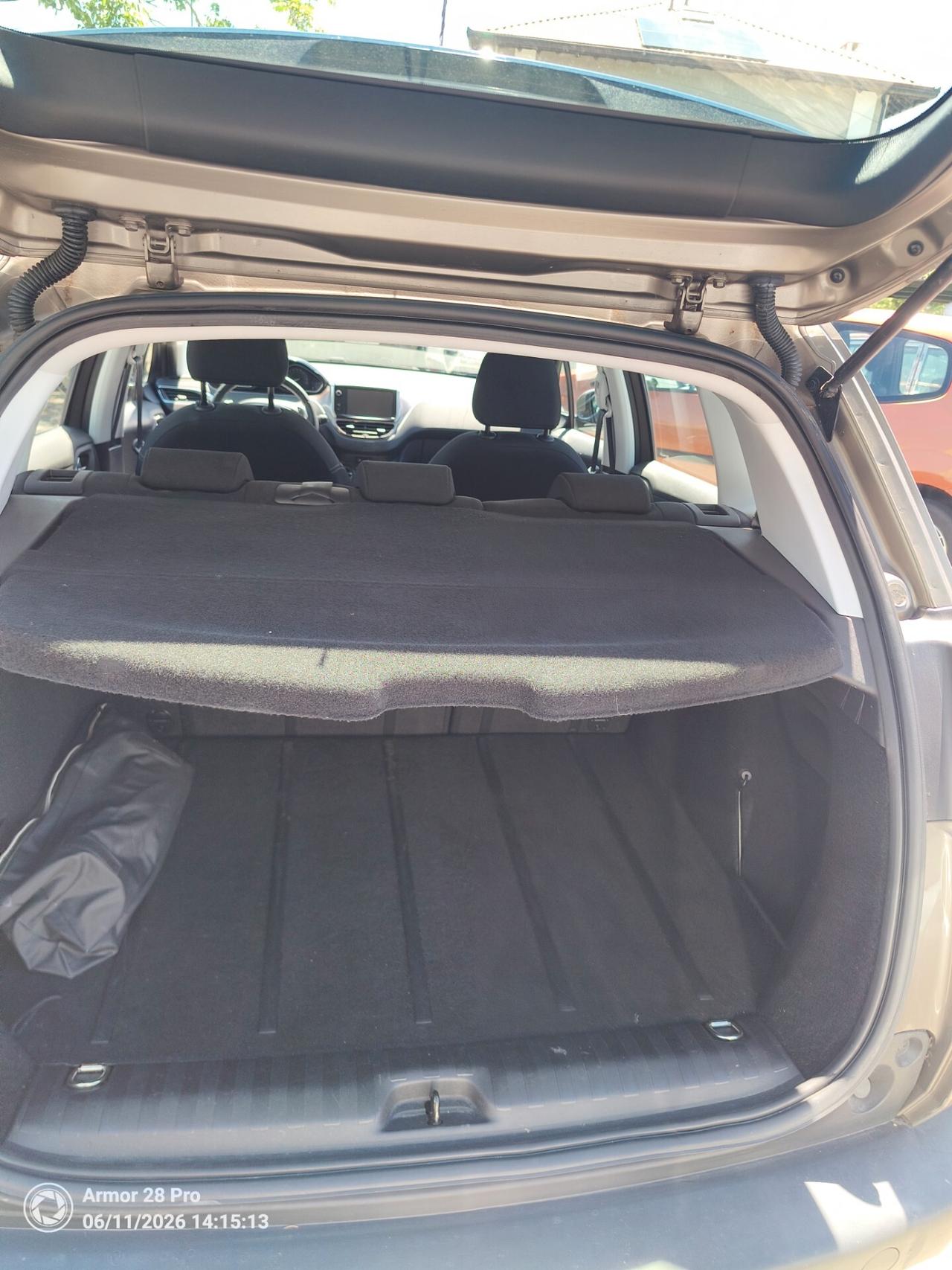 Peugeot 2008 1.2 e-VTi 82CV Stop&Start robotizzato Active