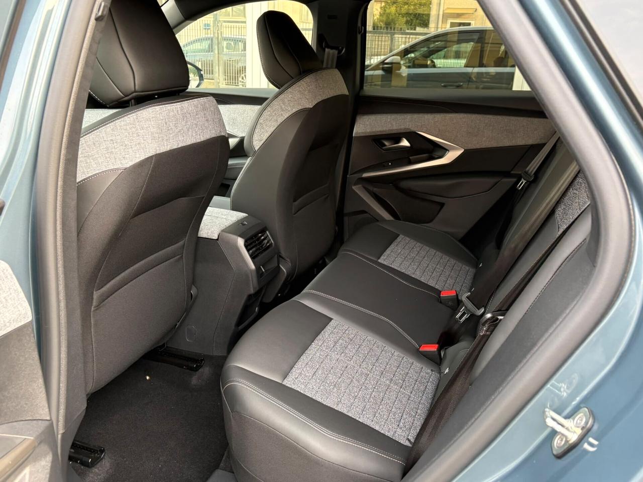 Peugeot 3008 Hybrid 145 e-DCS6 Allure Cambio Automatico
