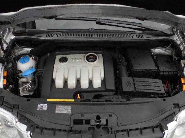 VOLKSWAGEN Touran 1.9 TDI 105cv -AUTOCARRO 5 POSTI- OK NEOPATENTATI