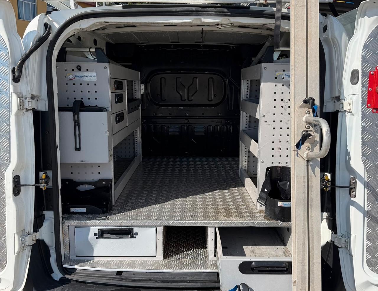 FIAT DOBLO' 1.6mjt OFFICINA MOBILE