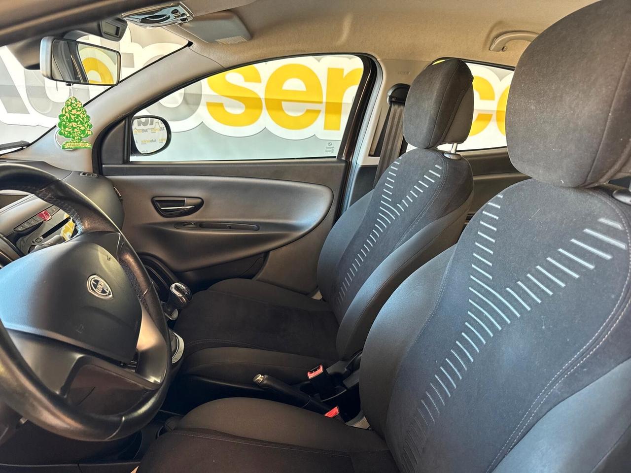 Lancia Ypsilon 1.2 GPL Ecochic Gold