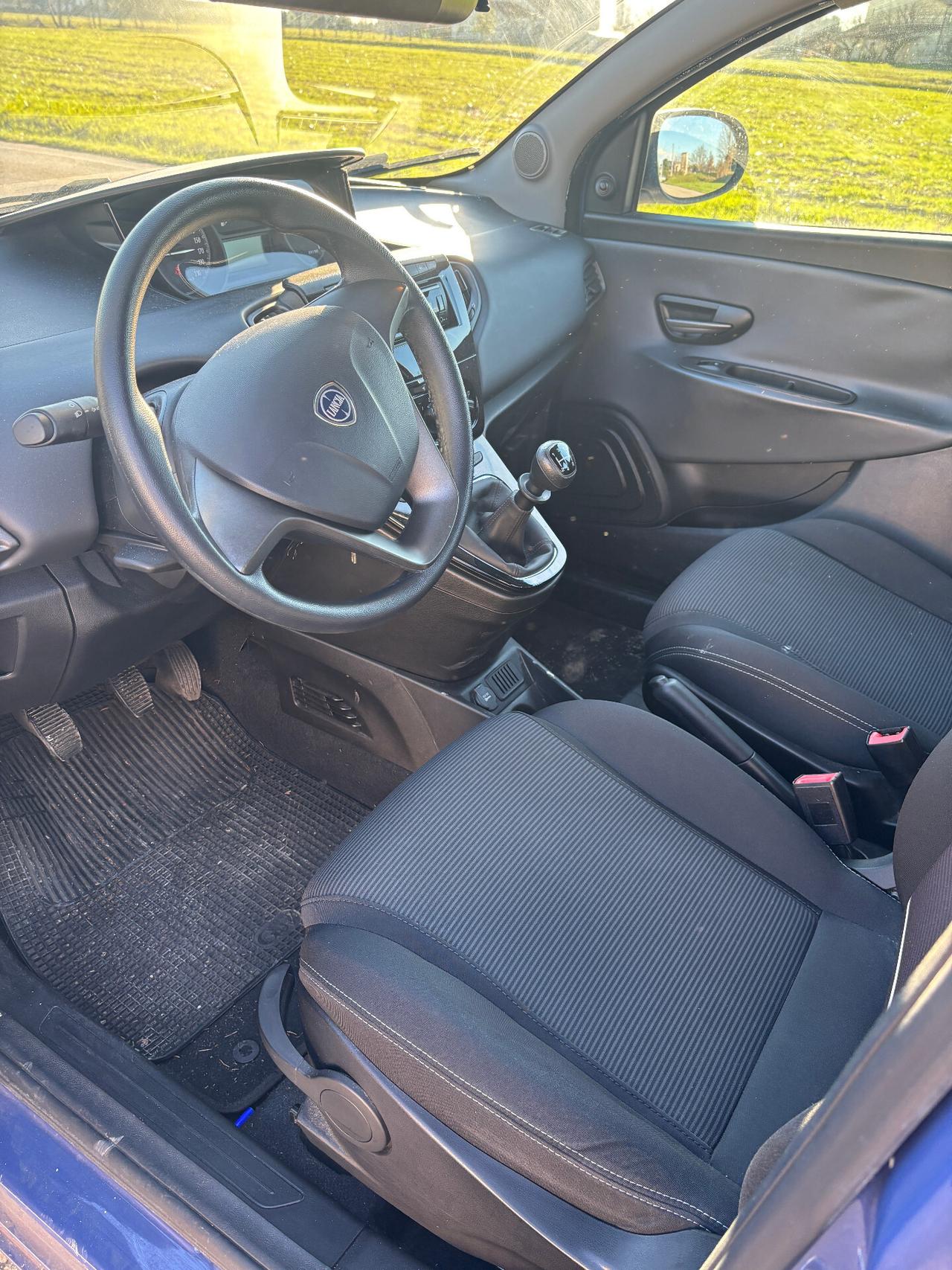 Lancia Ypsilon 1.2 69 CV 5 porte Mya