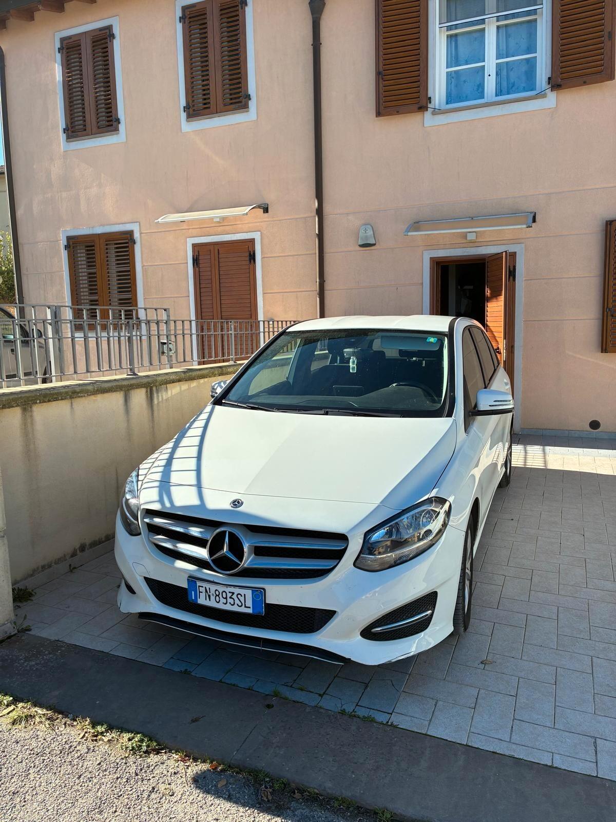 Mercedes-benz B 180 d Premium