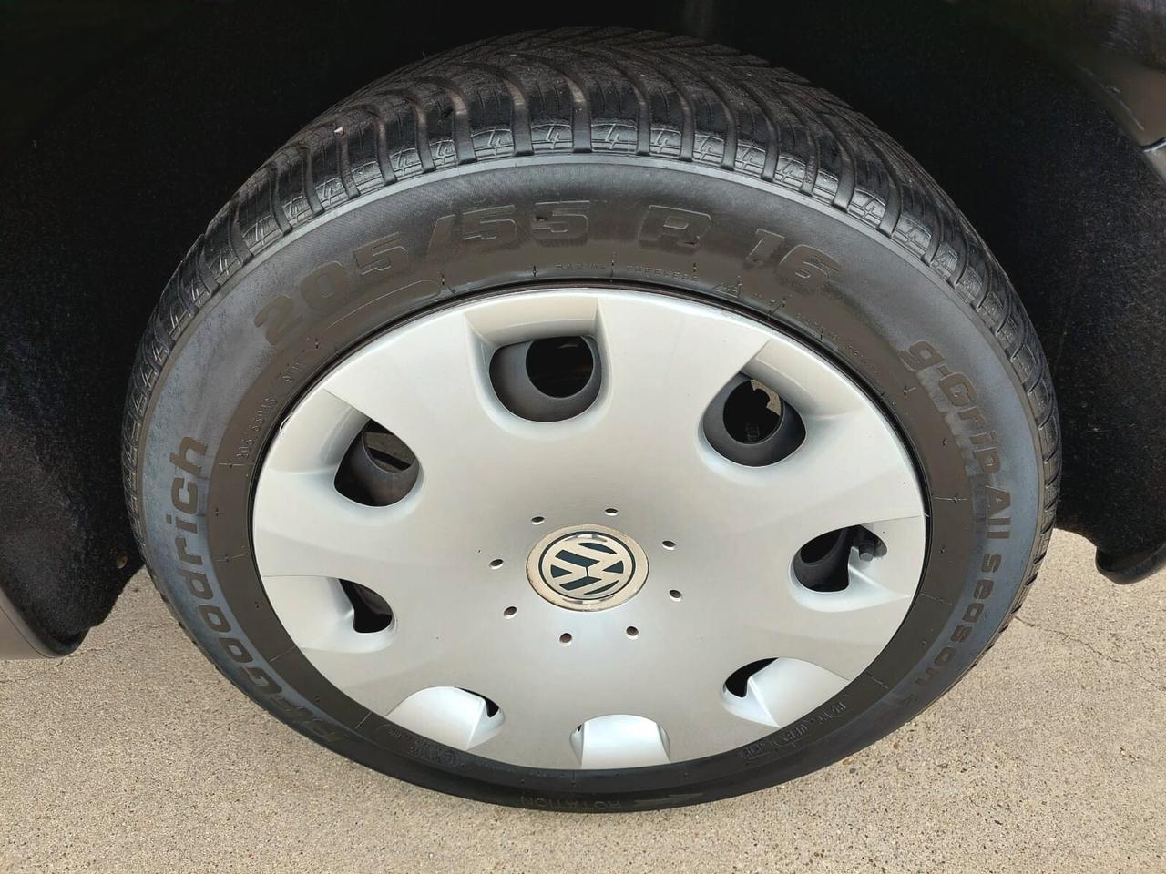 VOLKSWAGEN New Beetle 1.6 FL - 2009