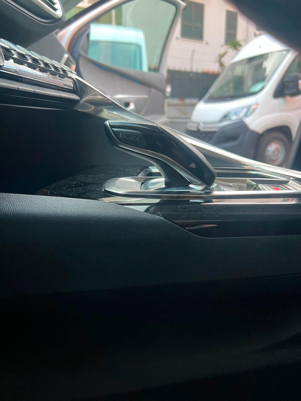 Peugeot 3008 BlueHDi 130 S&S EAT8 Allure