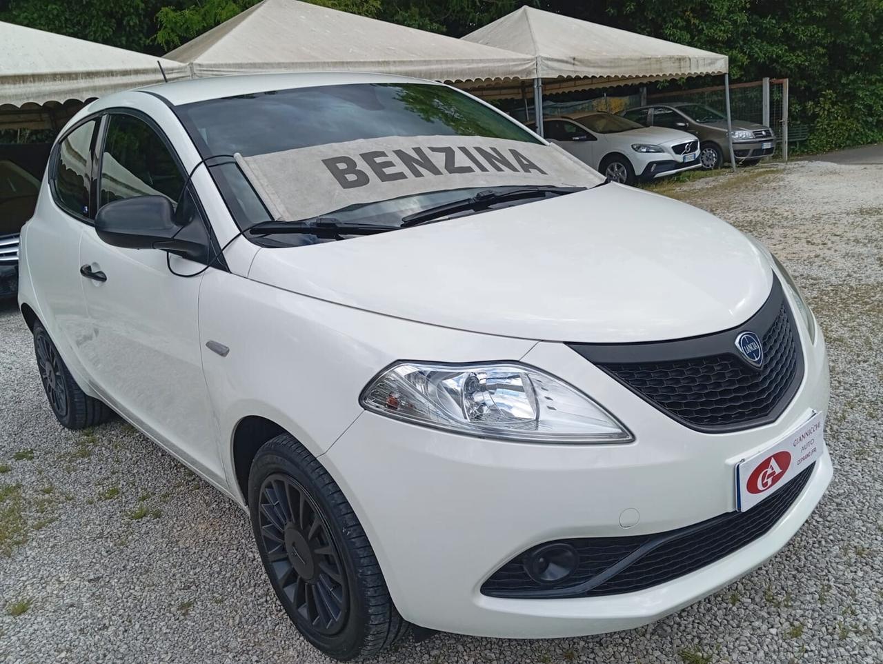 Lancia Ypsilon elefantino 1.2 69 CV UNIPRO