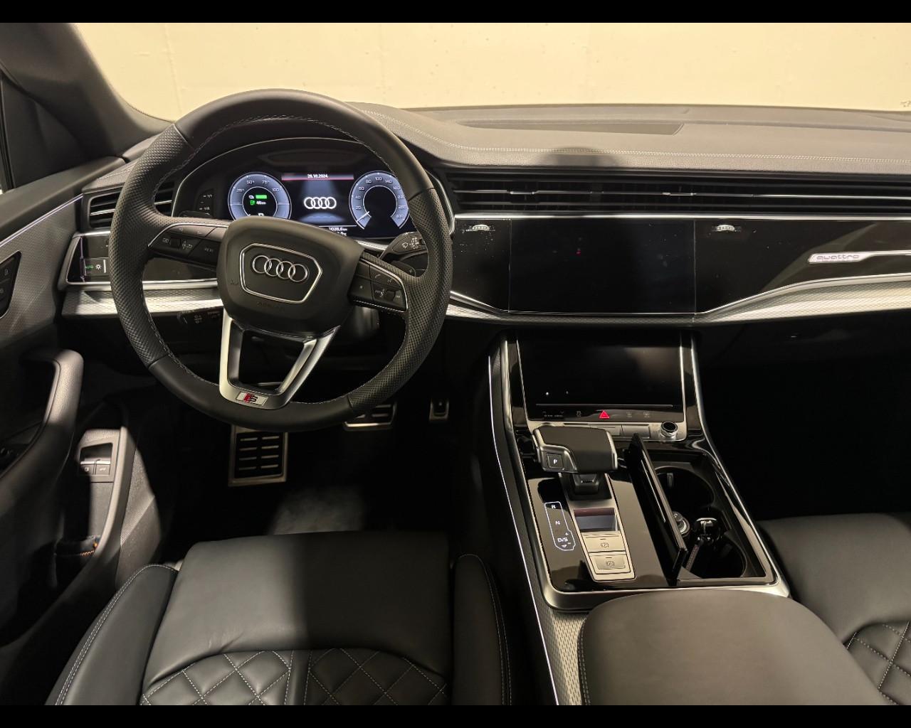 AUDI Q8 55 TFSIe QUATTRO TIPTRONIC S-LINE