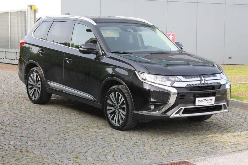 Mitsubishi Outlander 2.0 4WD GPL Bi-fuel CVT Insport SDA 7 posti