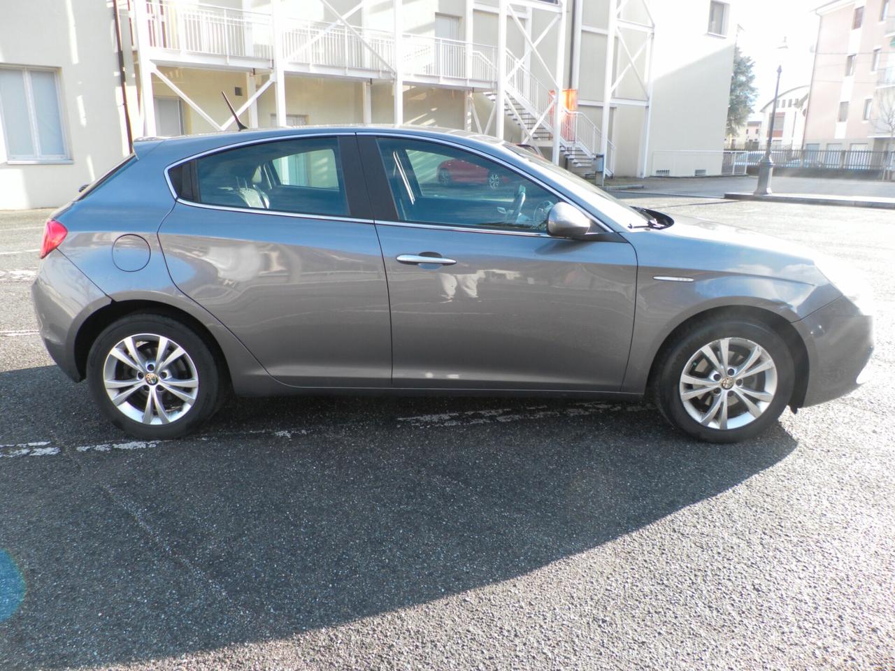 Alfa Romeo Giulietta 1.6 JTDm-2 105 CV Progression NEOPAT.