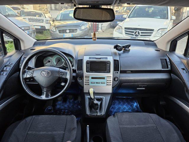 TOYOTA Corolla Verso 2.2 16V D-4D D-Cat 7pti